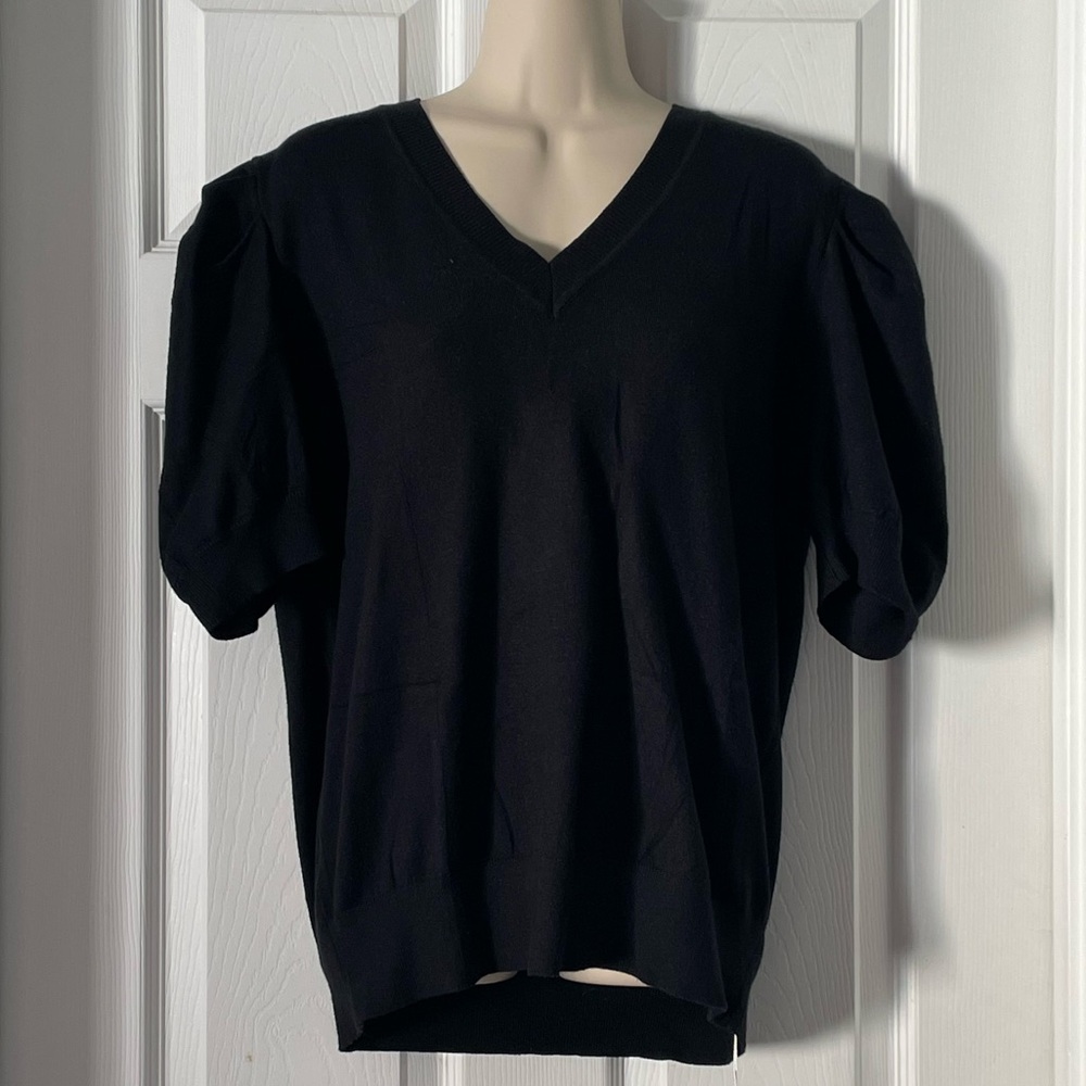 Black V-Neck Short Sleeve Sweater